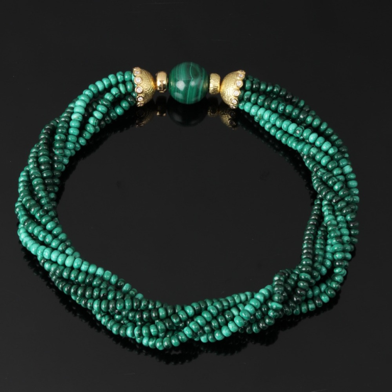 Clotilde, Collana in oro e pietre dure